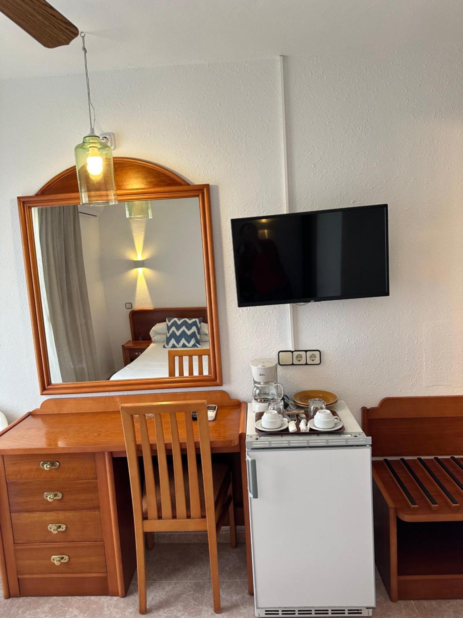 Hostal De La Caravel-La Кала де Ор Экстерьер фото